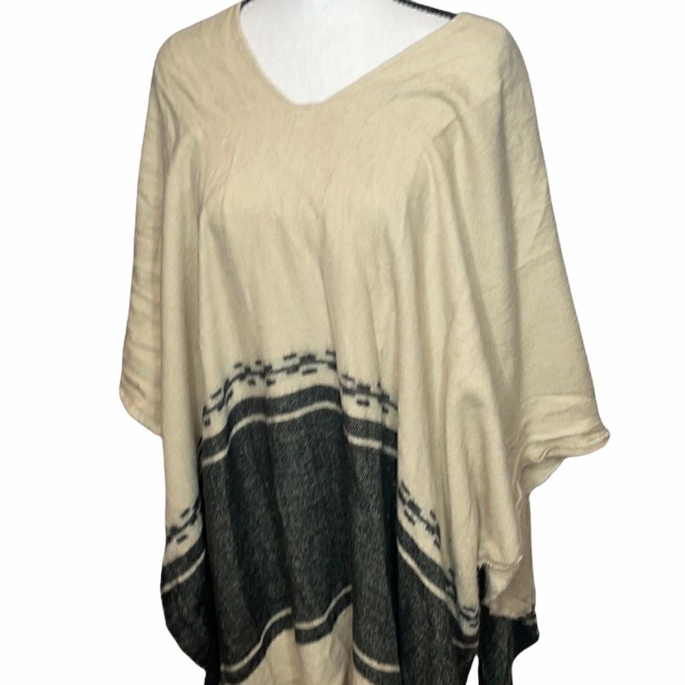 Zara Accessories Aztec Style/Fringe Jacket Sweater. Size Medium